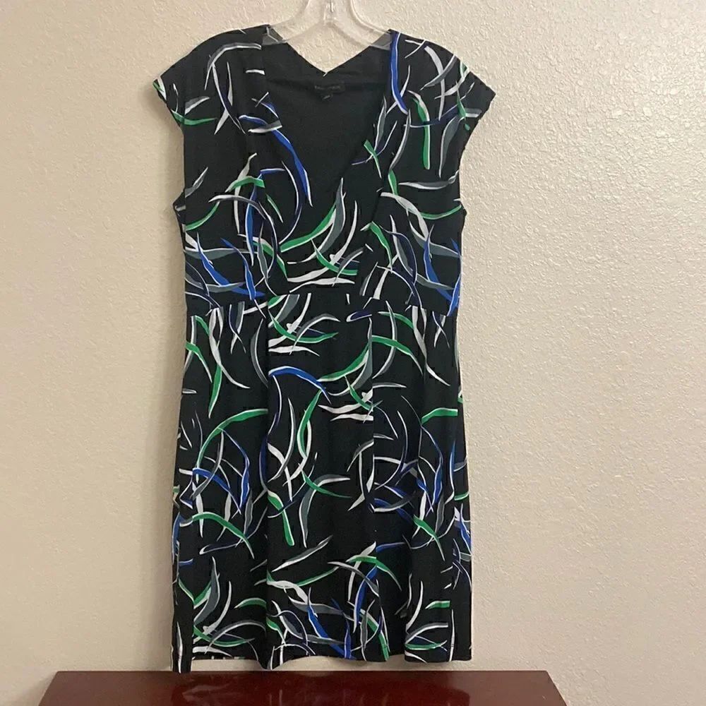 - BANANA REPUBLIC BLACK DRESS WITH BLUE, WHITE, GREEN AND GRAY DESIGNS SIZ…